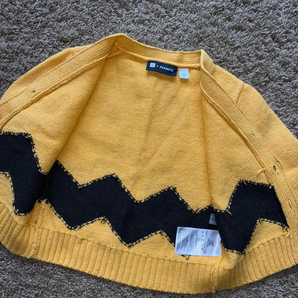 Gap Kids Peanuts Charlie Brown Yellow Chevron Cardigan Sweater 2 Years